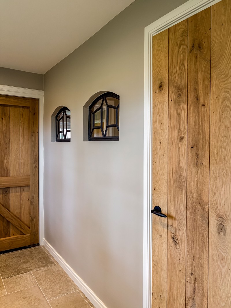 2025: interne verbouwing woonkamer / keuken woning
Eiken deur eigen productie 